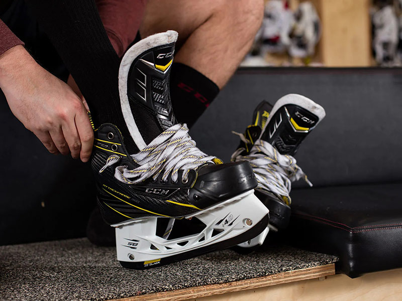Как правильно выбрать хоккейные коньки?